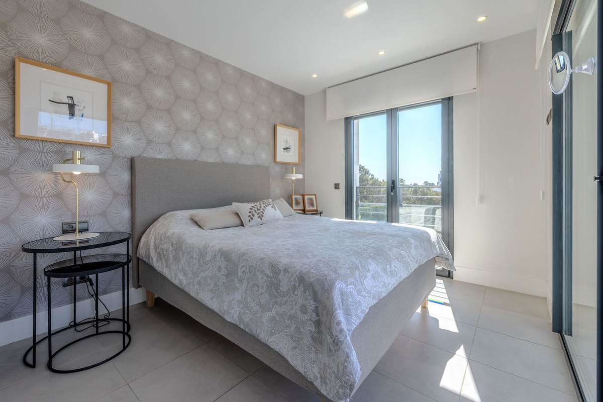 Se vende Villa - Chalet de 4 dormitorios en Costa Del Sol, Málaga, España