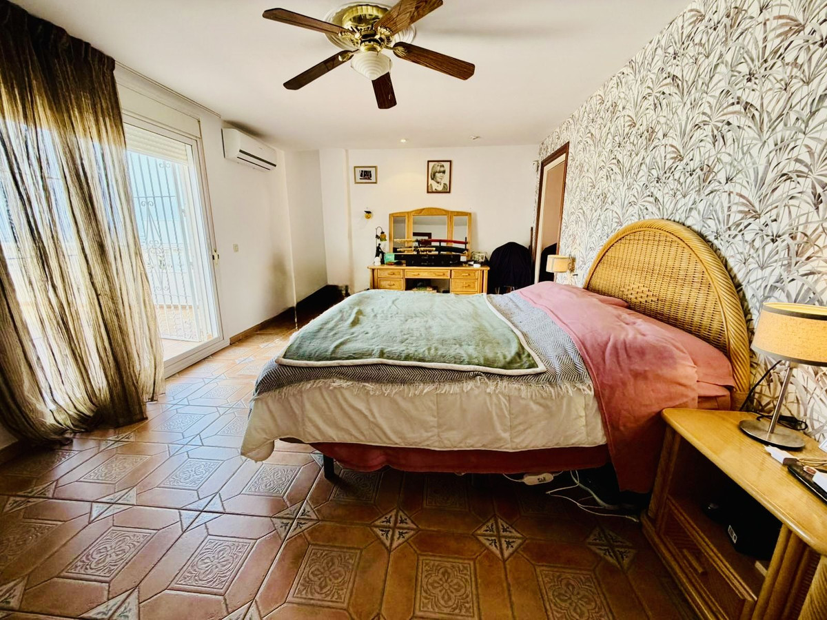 Se vende Villa - Chalet de 6 dormitorios en Costa Del Sol, Málaga, España