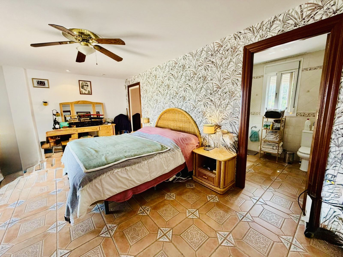 Se vende Villa - Chalet de 6 dormitorios en Costa Del Sol, Málaga, España