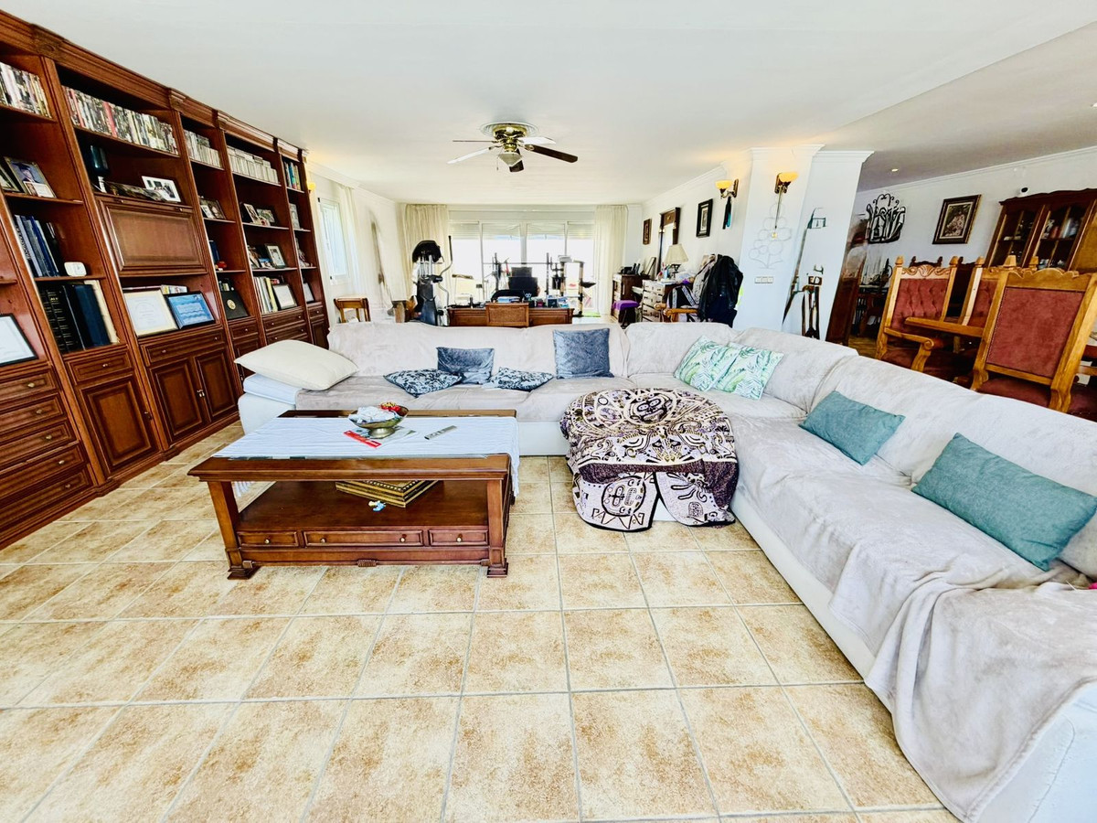 Se vende Villa - Chalet de 6 dormitorios en Costa Del Sol, Málaga, España