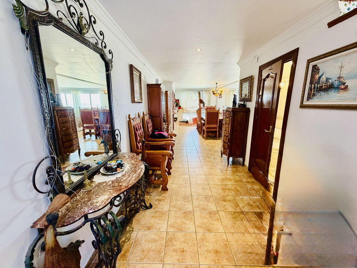 Se vende Villa - Chalet de 6 dormitorios en Costa Del Sol, Málaga, España