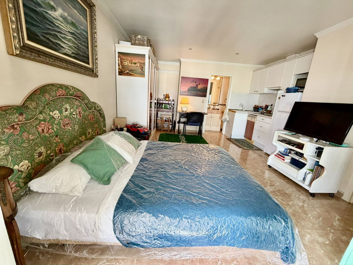 Se vende Villa - Chalet de 6 dormitorios en Costa Del Sol, Málaga, España