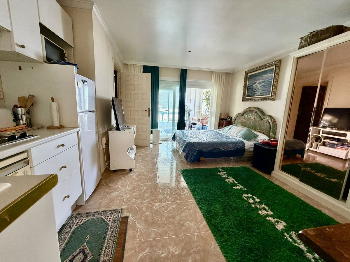 Se vende Villa - Chalet de 6 dormitorios en Costa Del Sol, Málaga, España