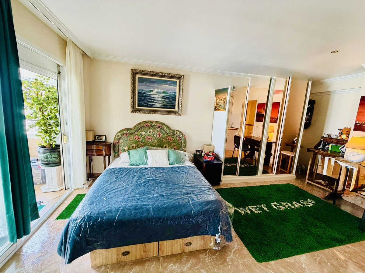 Se vende Villa - Chalet de 6 dormitorios en Costa Del Sol, Málaga, España