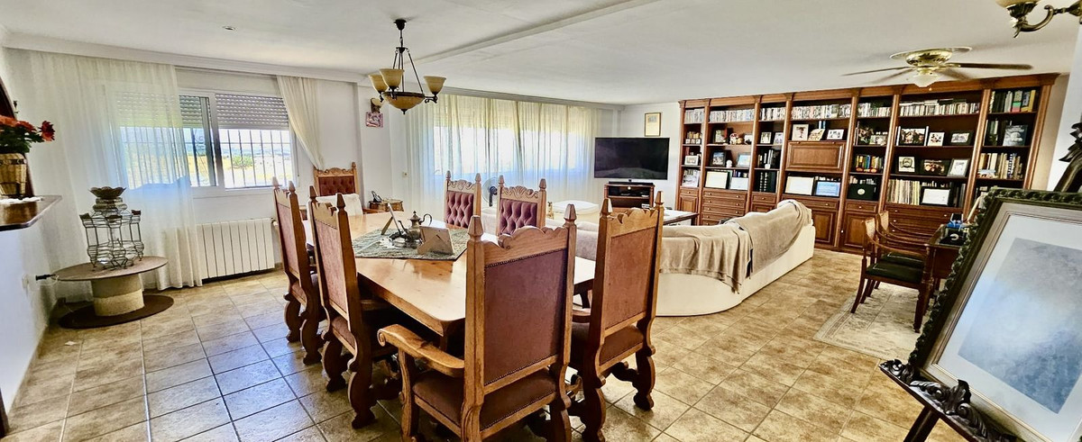 Se vende Villa - Chalet de 6 dormitorios en Costa Del Sol, Málaga, España