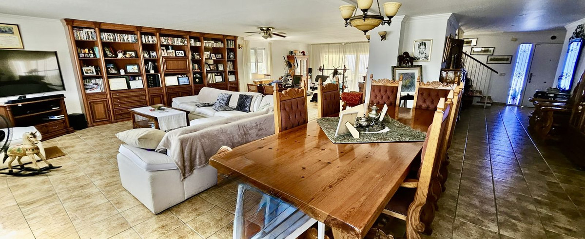 Se vende Villa - Chalet de 6 dormitorios en Costa Del Sol, Málaga, España