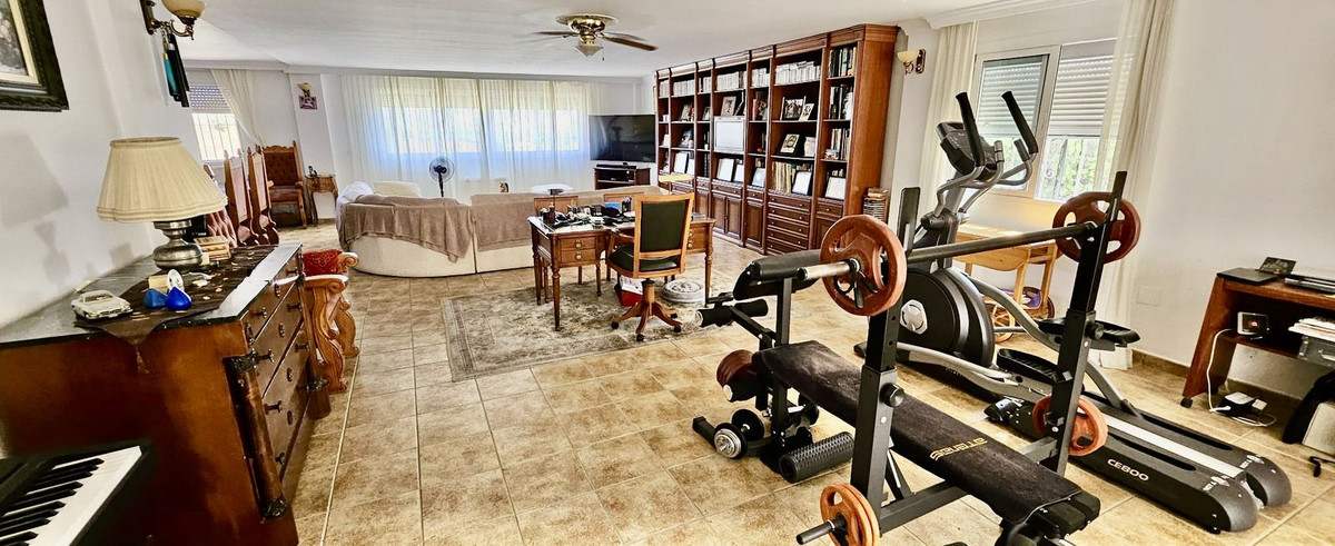 Se vende Villa - Chalet de 6 dormitorios en Costa Del Sol, Málaga, España