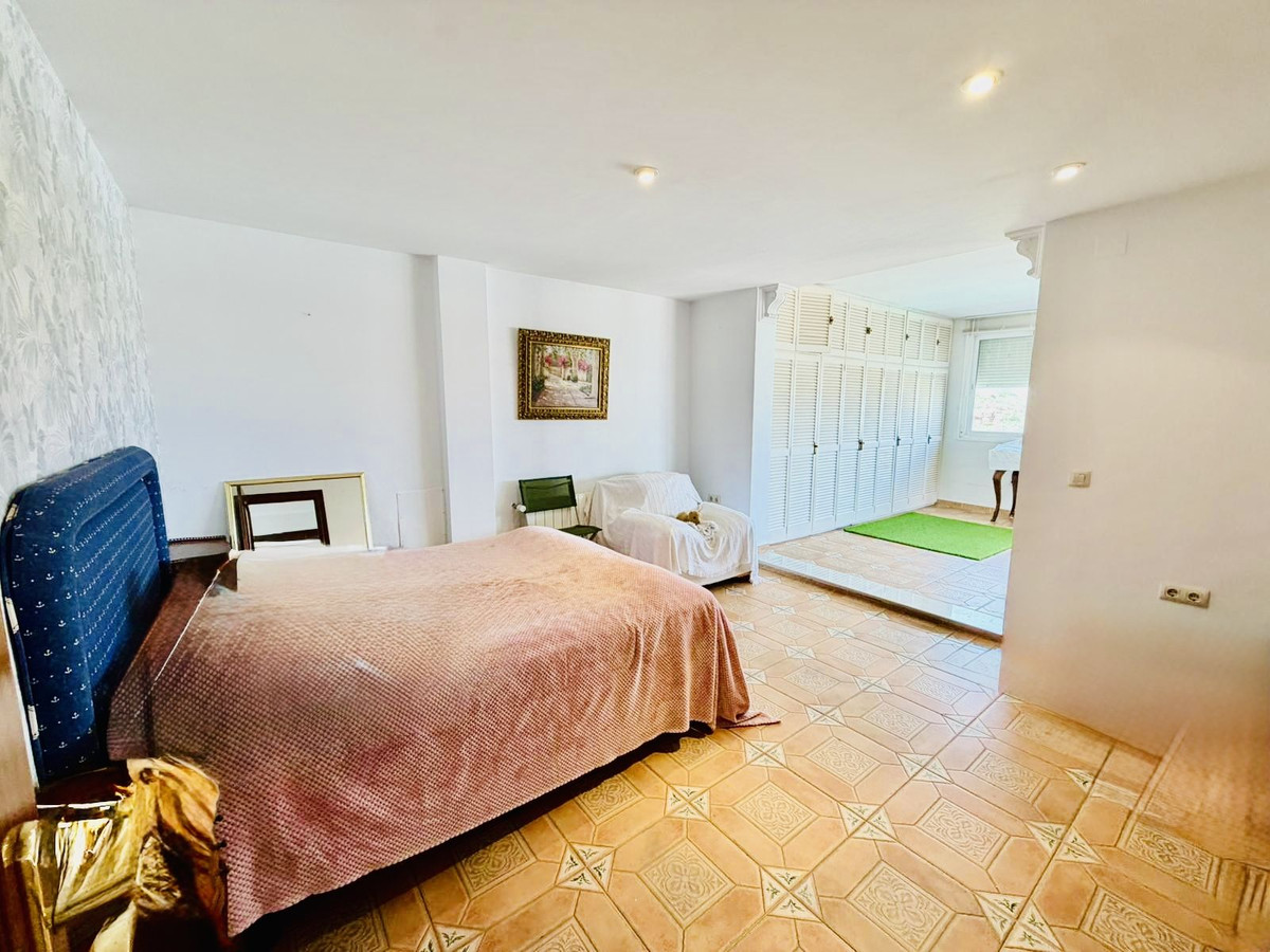 Se vende Villa - Chalet de 6 dormitorios en Costa Del Sol, Málaga, España