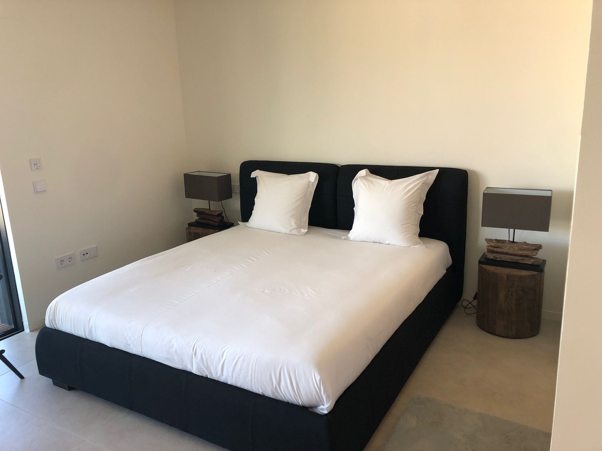 Se vende Apartamento Planta Media de 2 dormitorios en Costa Del Sol, Cadiz, España