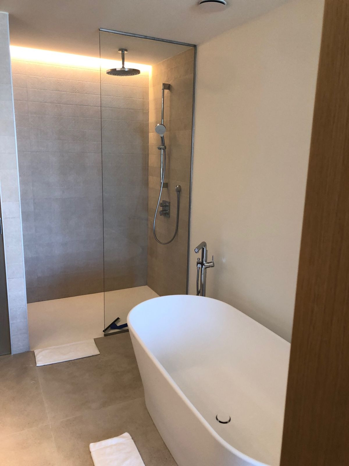Se vende Apartamento Planta Media de 2 dormitorios en Costa Del Sol, Cadiz, España