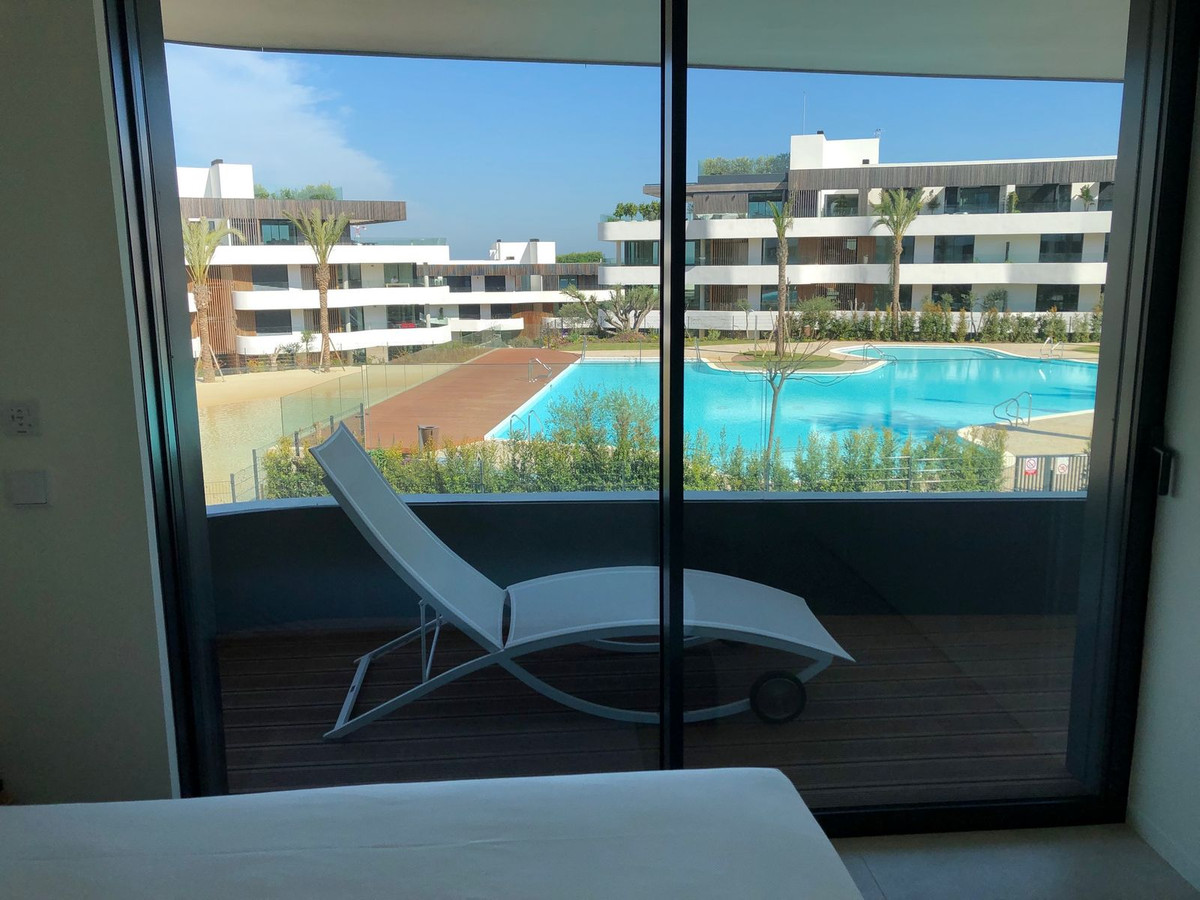 Se vende Apartamento Planta Media de 2 dormitorios en Costa Del Sol, Cadiz, España