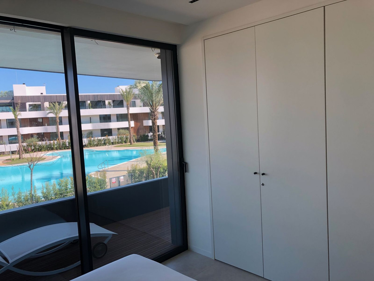 Se vende Apartamento Planta Media de 2 dormitorios en Costa Del Sol, Cadiz, España