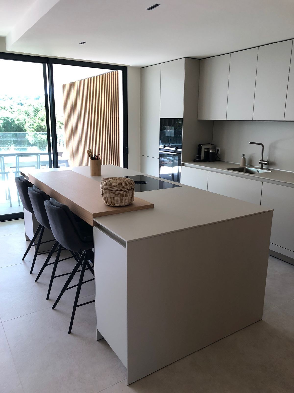 Se vende Apartamento Planta Media de 2 dormitorios en Costa Del Sol, Cadiz, España