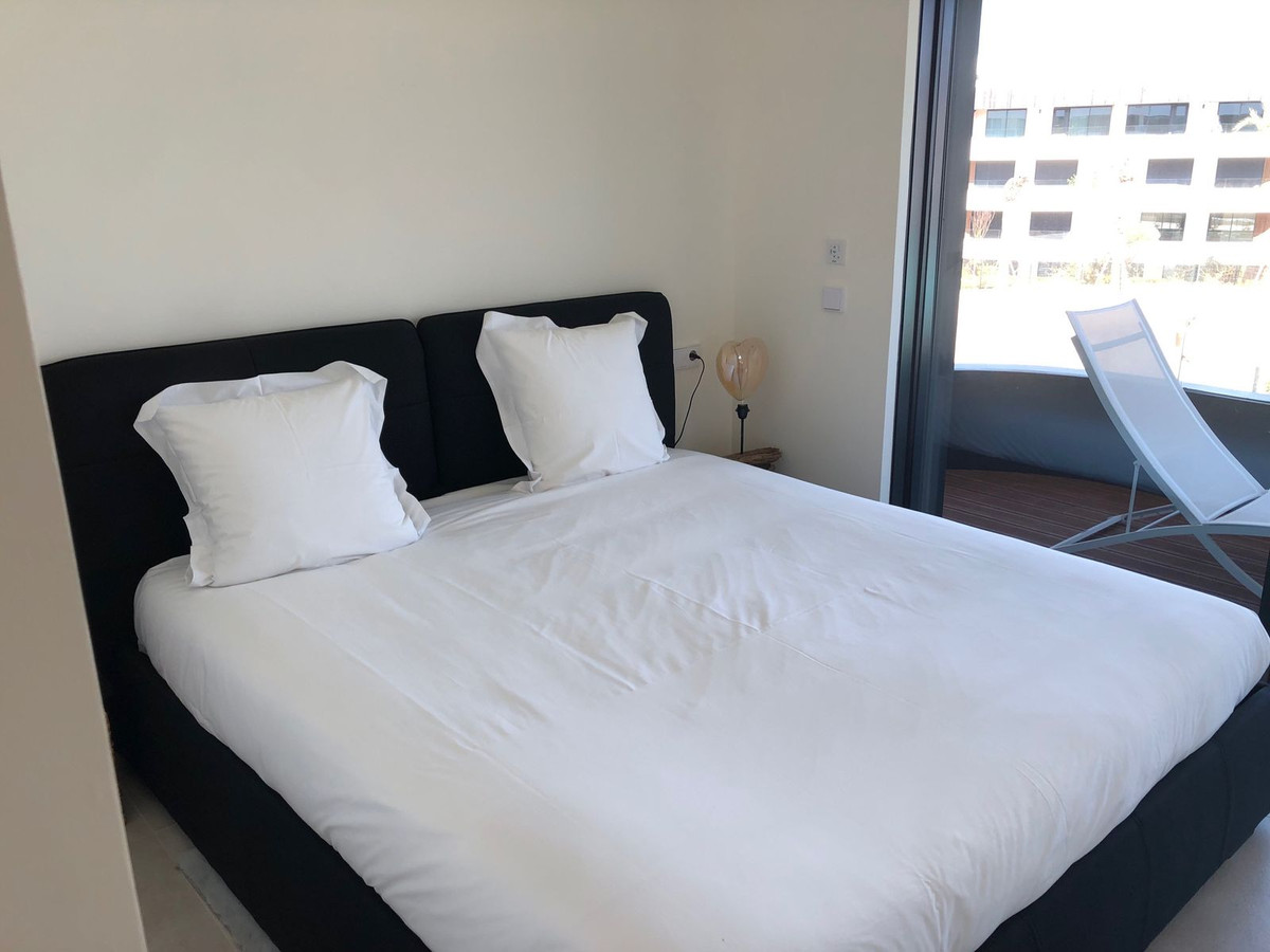 Se vende Apartamento Planta Media de 2 dormitorios en Costa Del Sol, Cadiz, España