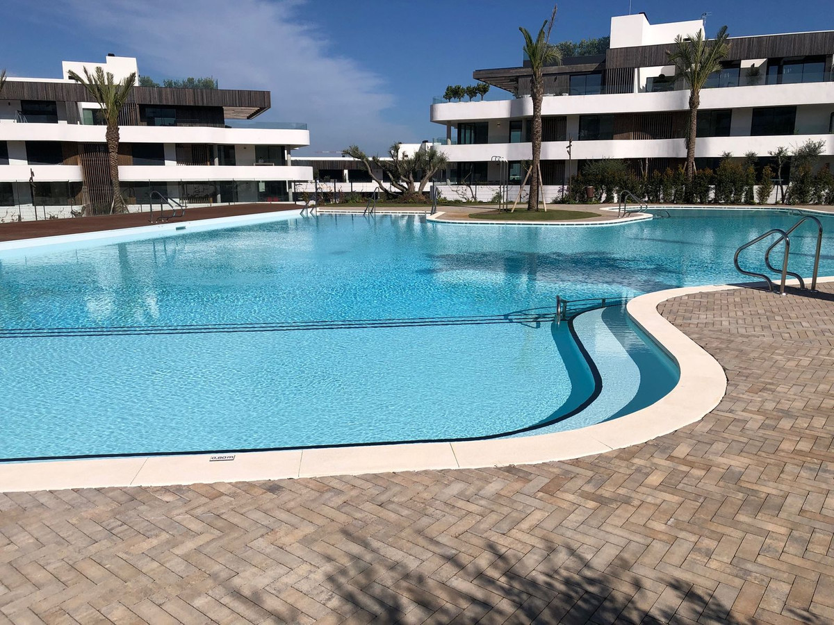 Se vende Apartamento Planta Media de 2 dormitorios en Costa Del Sol, Cadiz, España