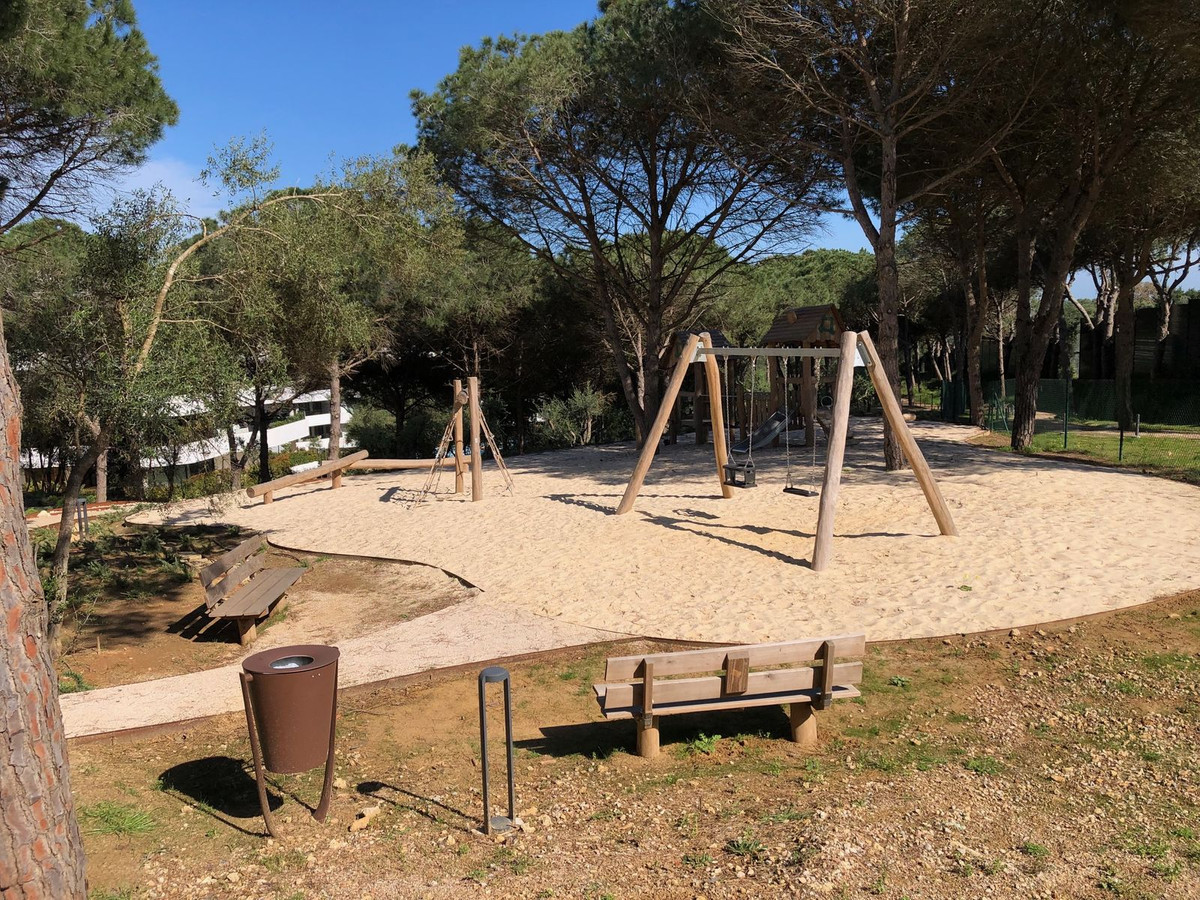 Se vende Apartamento Planta Media de 2 dormitorios en Costa Del Sol, Cadiz, España
