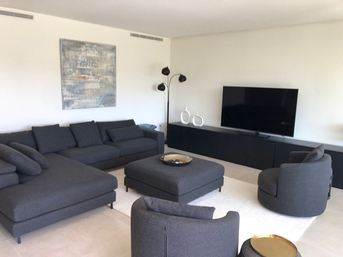 Se vende Apartamento Planta Media de 2 dormitorios en Costa Del Sol, Cadiz, España
