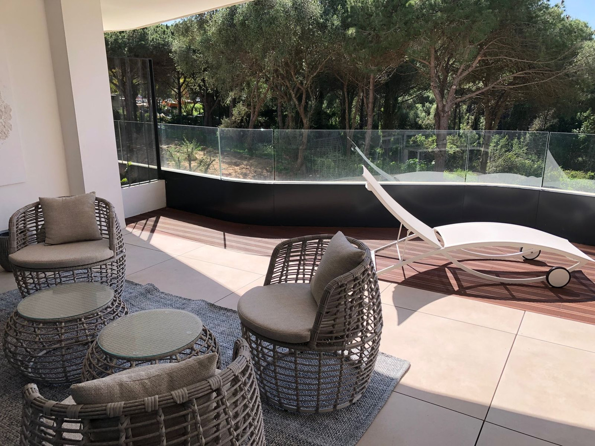 Se vende Apartamento Planta Media de 2 dormitorios en Costa Del Sol, Cadiz, España