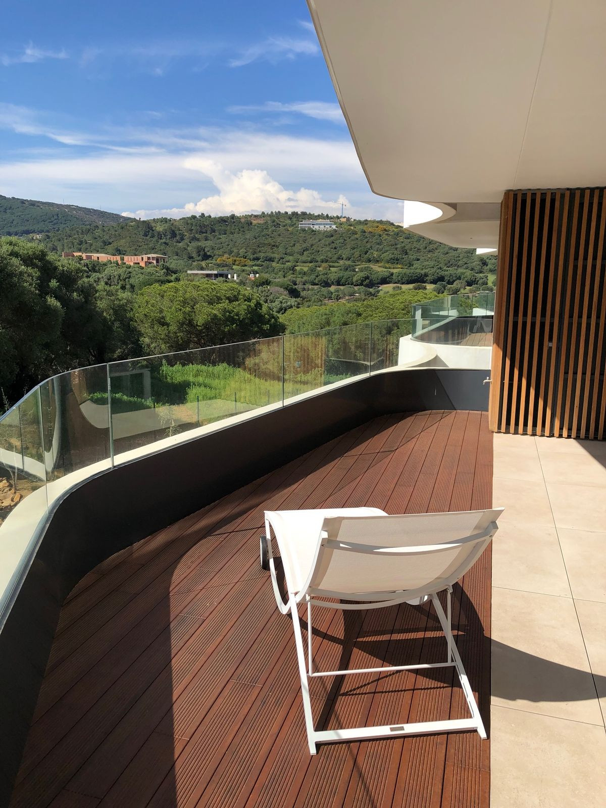 Se vende Apartamento Planta Media de 2 dormitorios en Costa Del Sol, Cadiz, España