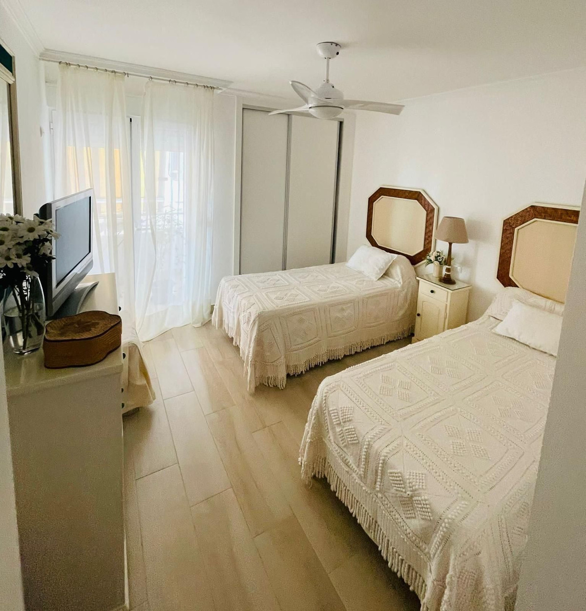 2 Bed Apartment for sale in Fuengirola Costa Del Sol, Málaga, Spain