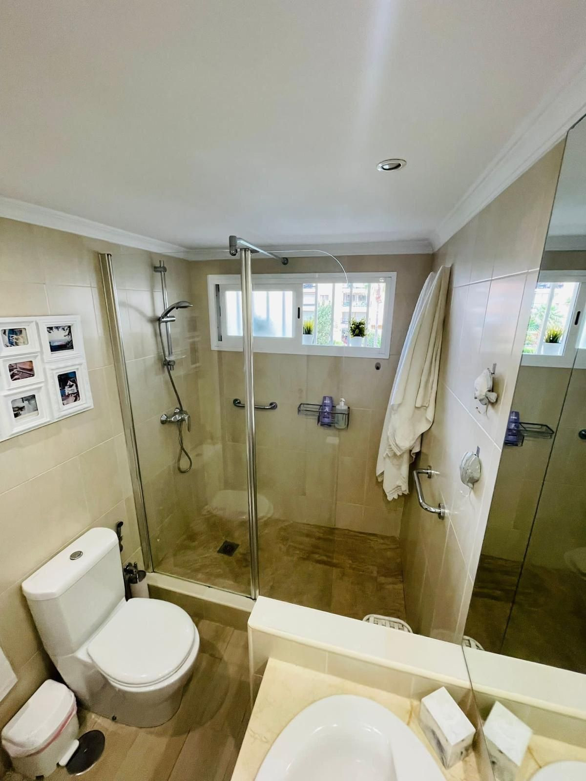 2 Bed Apartment for sale in Fuengirola Costa Del Sol, Málaga, Spain