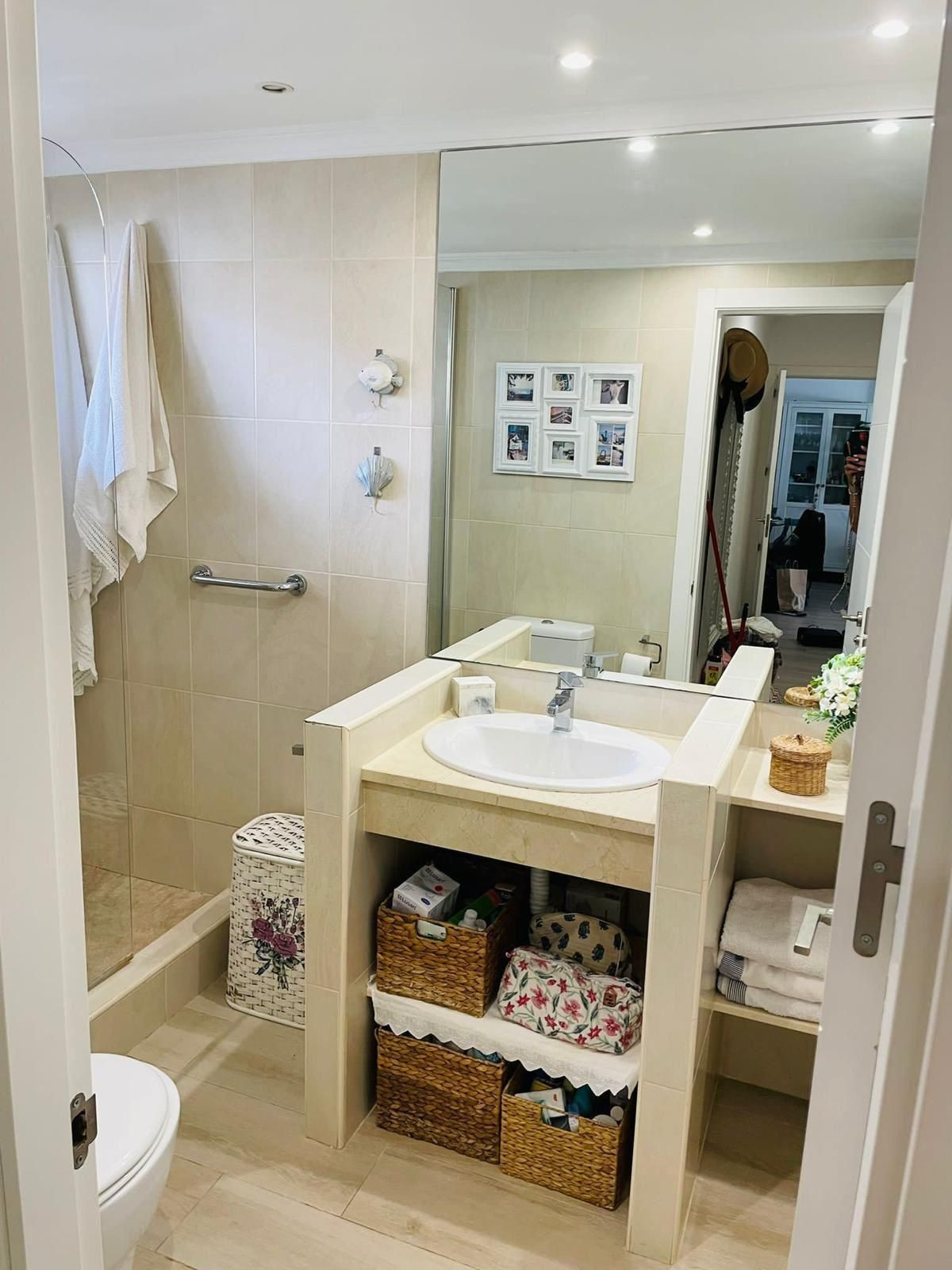 2 Bed Apartment for sale in Fuengirola Costa Del Sol, Málaga, Spain