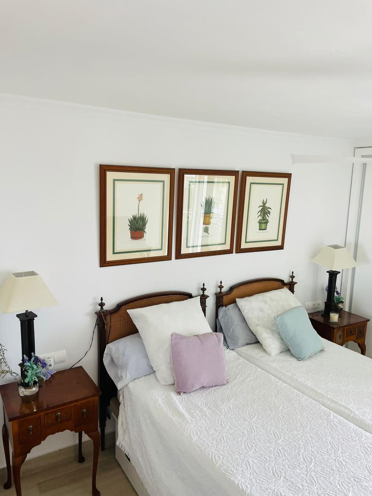 2 Bed Apartment for sale in Fuengirola Costa Del Sol, Málaga, Spain
