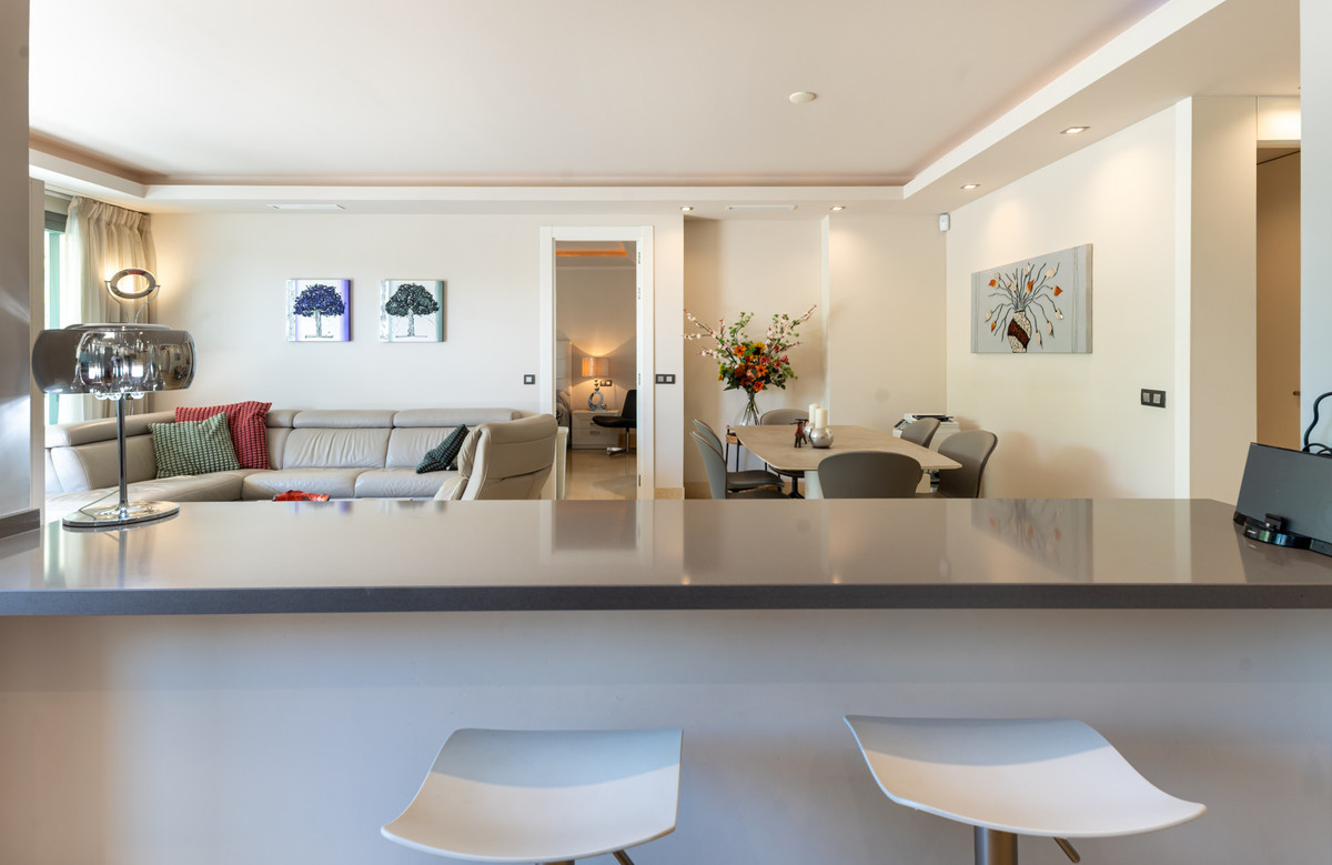 3 Bed Apartment for sale in Benahavís Costa Del Sol, Málaga, Spain