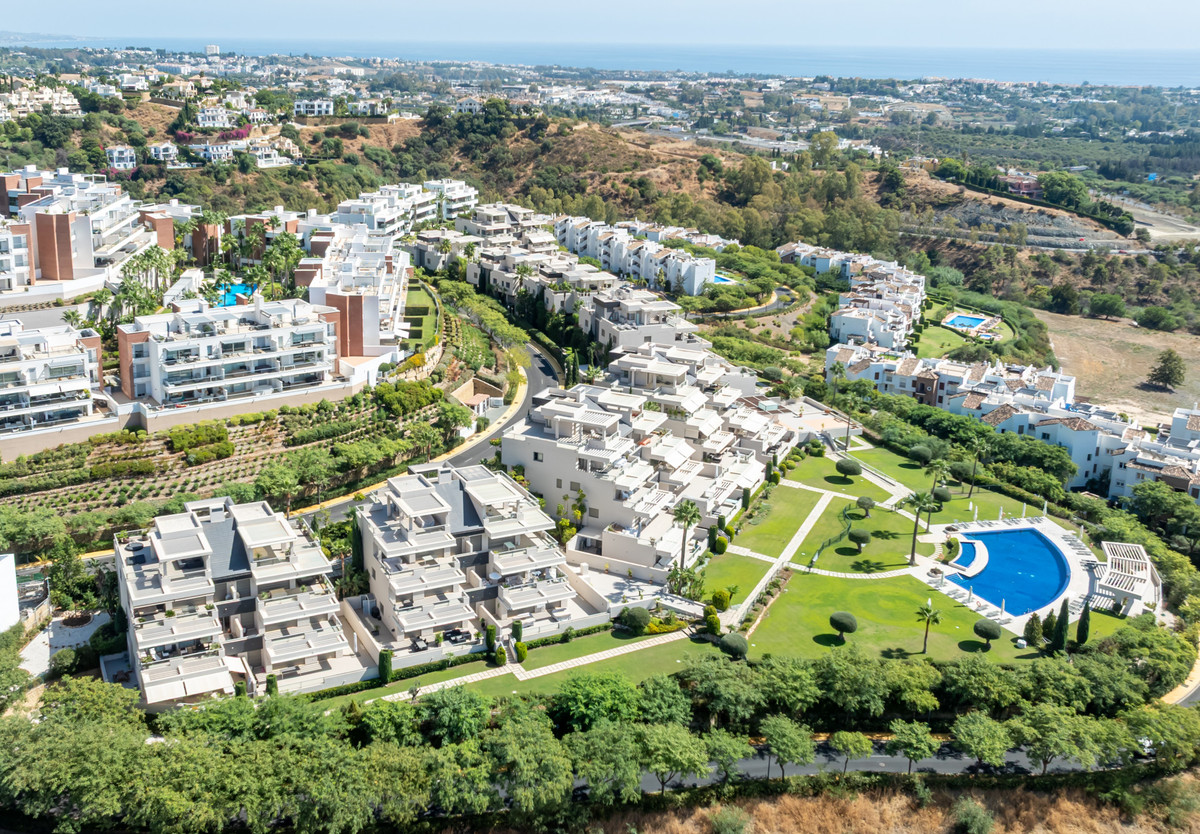 3 Bed Apartment for sale in Benahavís Costa Del Sol, Málaga, Spain