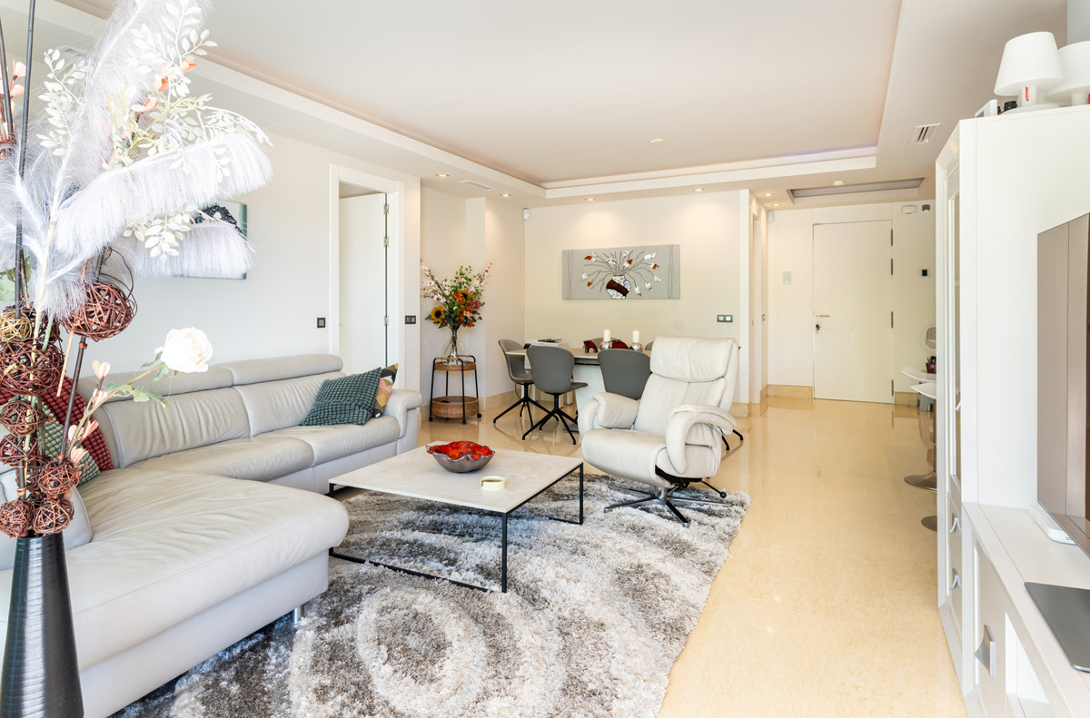 3 Bed Apartment for sale in Benahavís Costa Del Sol, Málaga, Spain