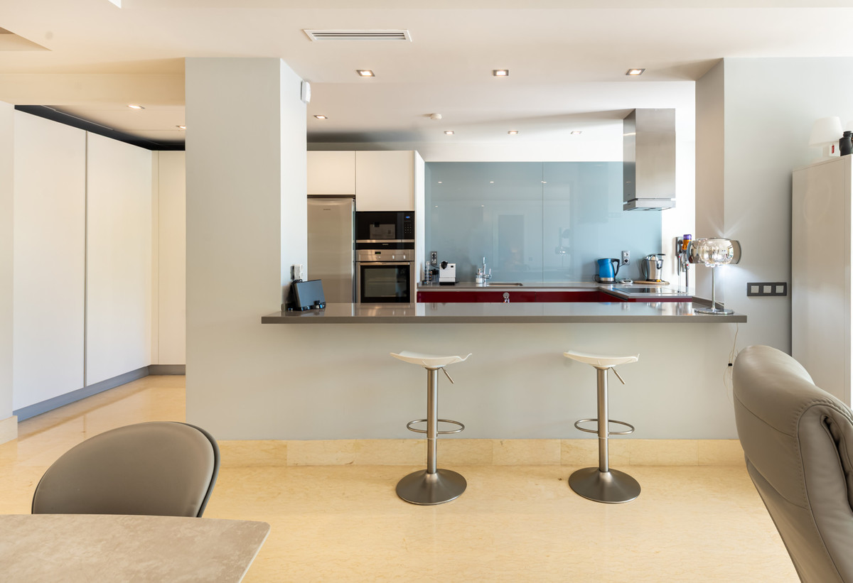 3 Bed Apartment for sale in Benahavís Costa Del Sol, Málaga, Spain