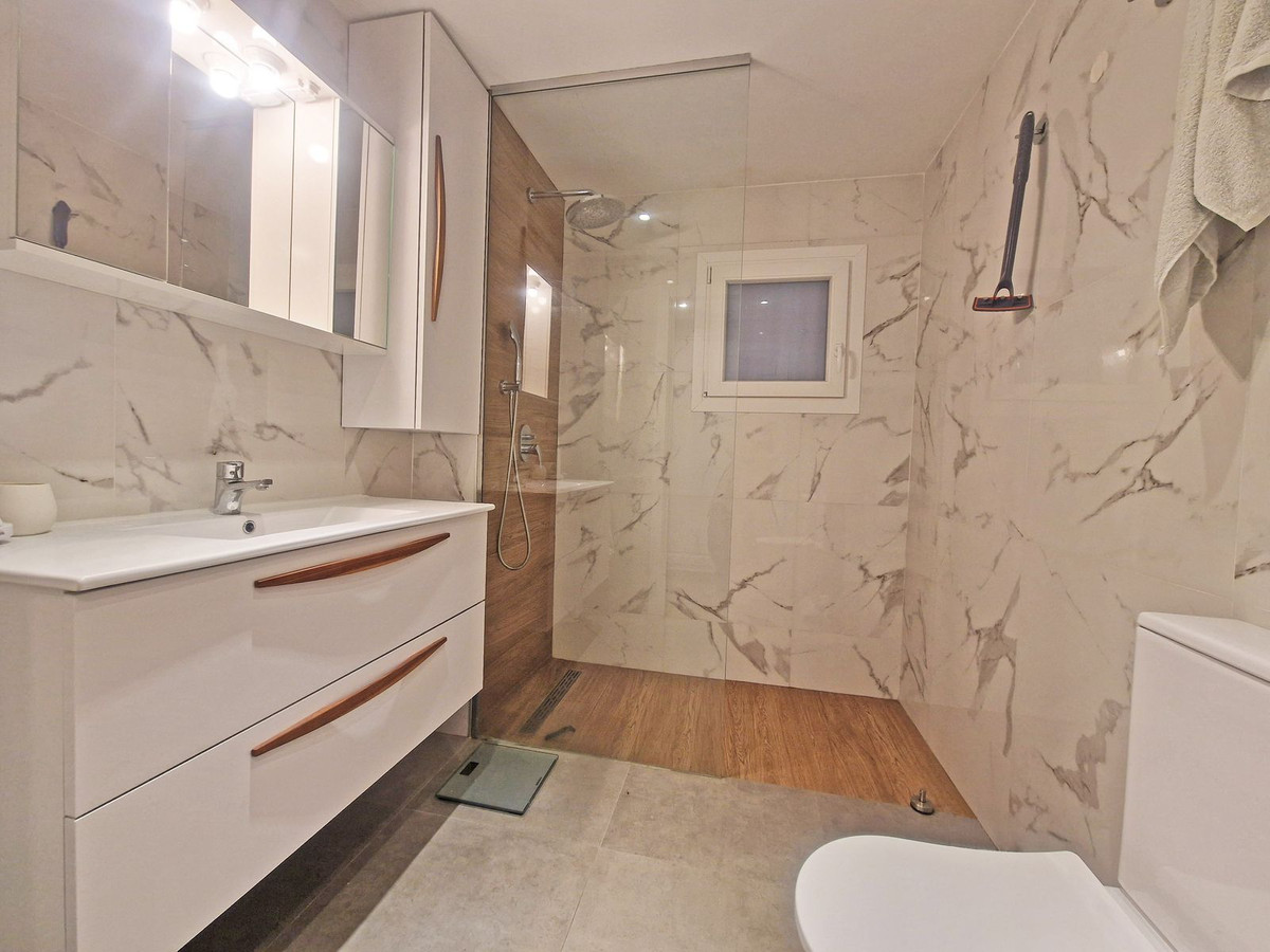 3 Bed Apartment for sale in Calahonda Costa Del Sol, Málaga, Spain