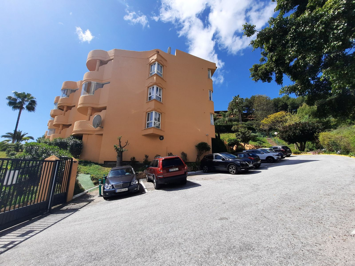 3 Bed Apartment for sale in Calahonda Costa Del Sol, Málaga, Spain