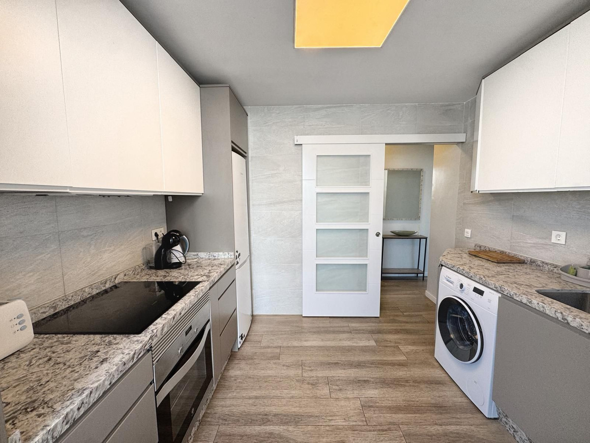 Se vende Apartamento Planta Media de 2 dormitorios en Costa Del Sol, Málaga, España