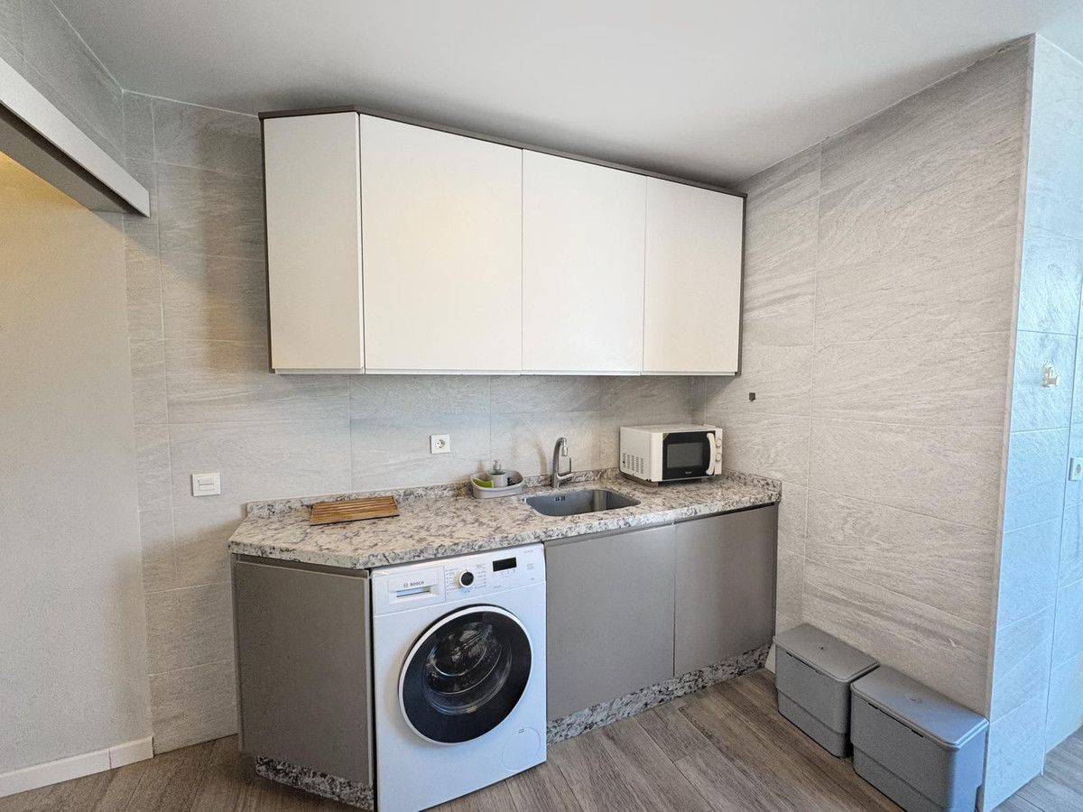 Se vende Apartamento Planta Media de 2 dormitorios en Costa Del Sol, Málaga, España