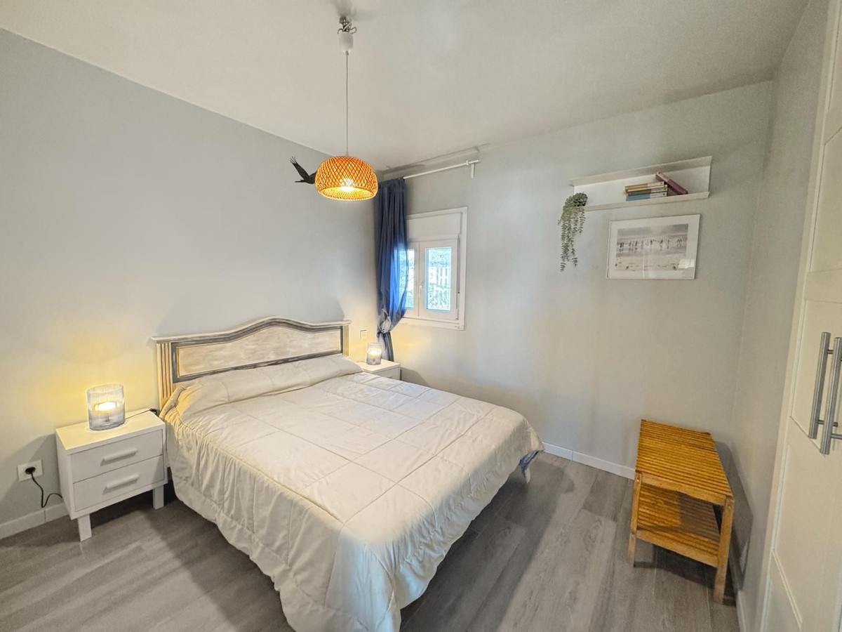 Se vende Apartamento Planta Media de 2 dormitorios en Costa Del Sol, Málaga, España