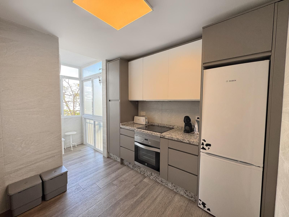Se vende Apartamento Planta Media de 2 dormitorios en Costa Del Sol, Málaga, España