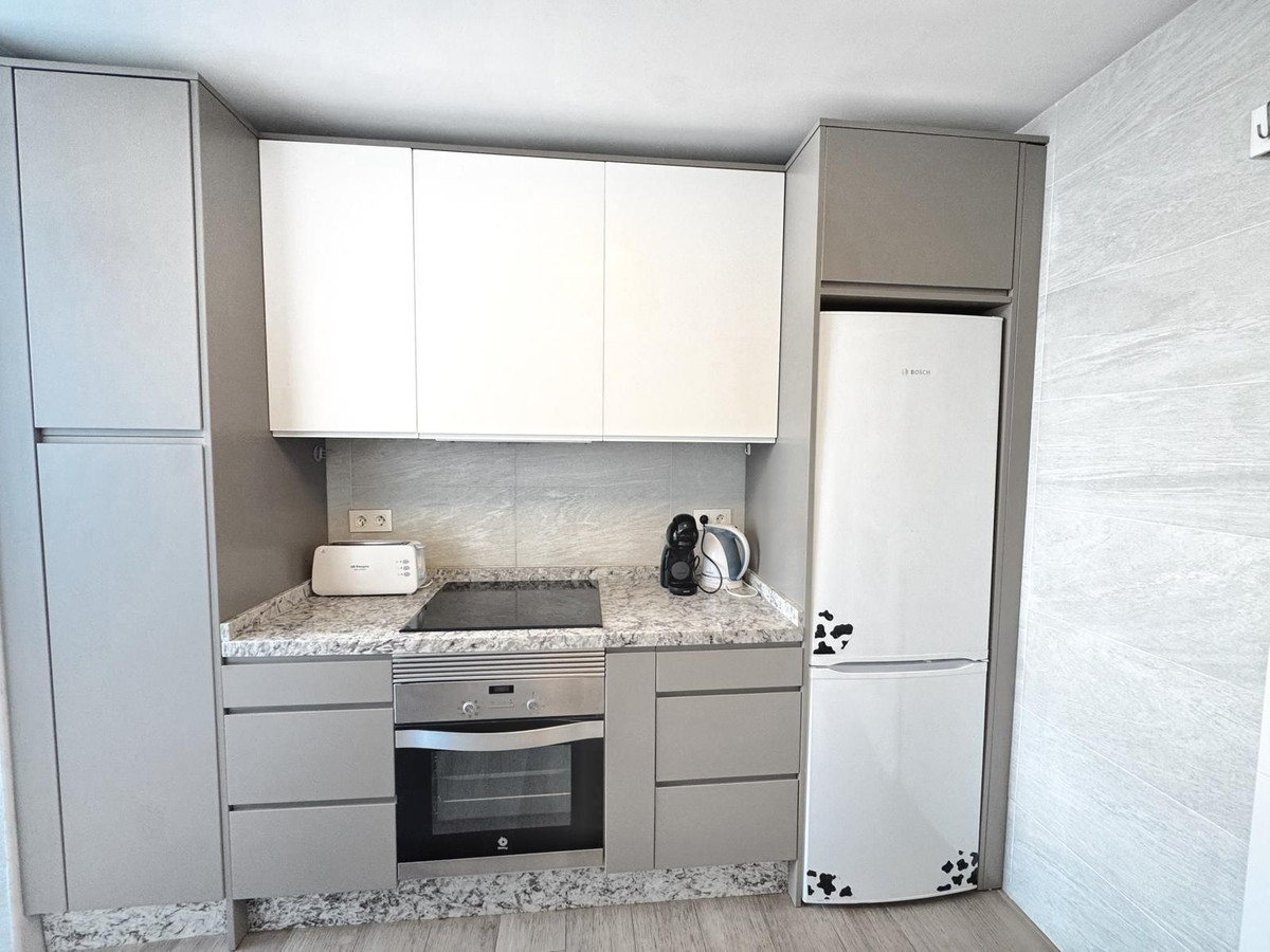 Se vende Apartamento Planta Media de 2 dormitorios en Costa Del Sol, Málaga, España