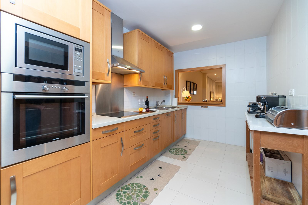 2 Bed Apartment for sale in Puerto Banús Costa Del Sol, Málaga, Spain