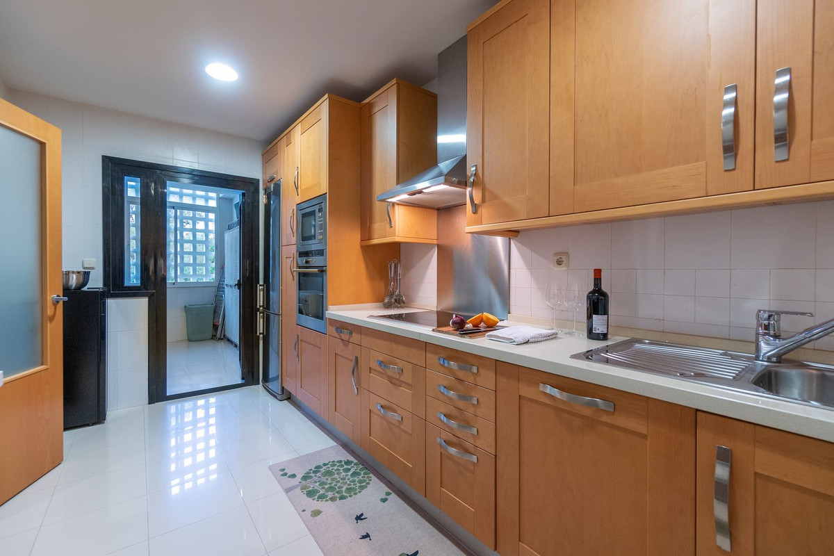 2 Bed Apartment for sale in Puerto Banús Costa Del Sol, Málaga, Spain