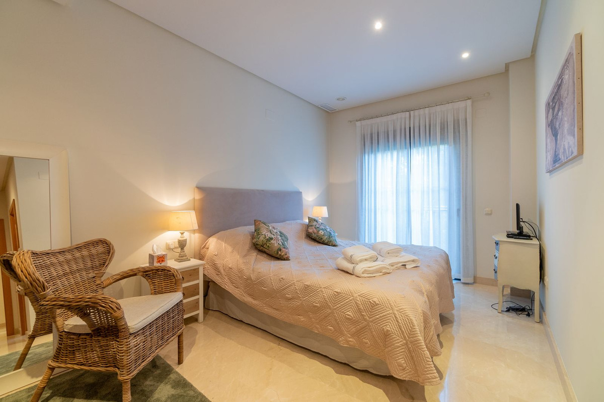 2 Bed Apartment for sale in Puerto Banús Costa Del Sol, Málaga, Spain
