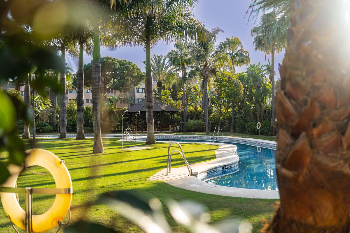2 Bed Apartment for sale in Puerto Banús Costa Del Sol, Málaga, Spain