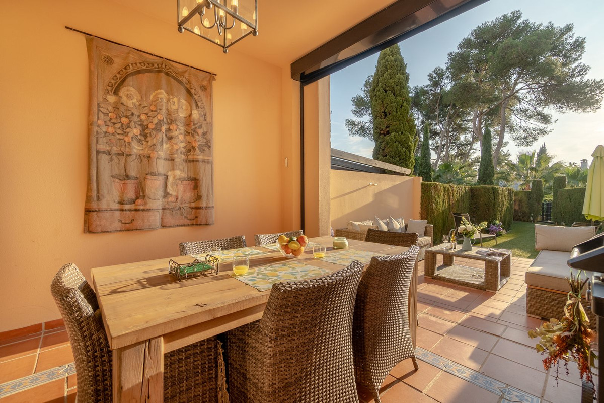 2 Bed Apartment for sale in Puerto Banús Costa Del Sol, Málaga, Spain
