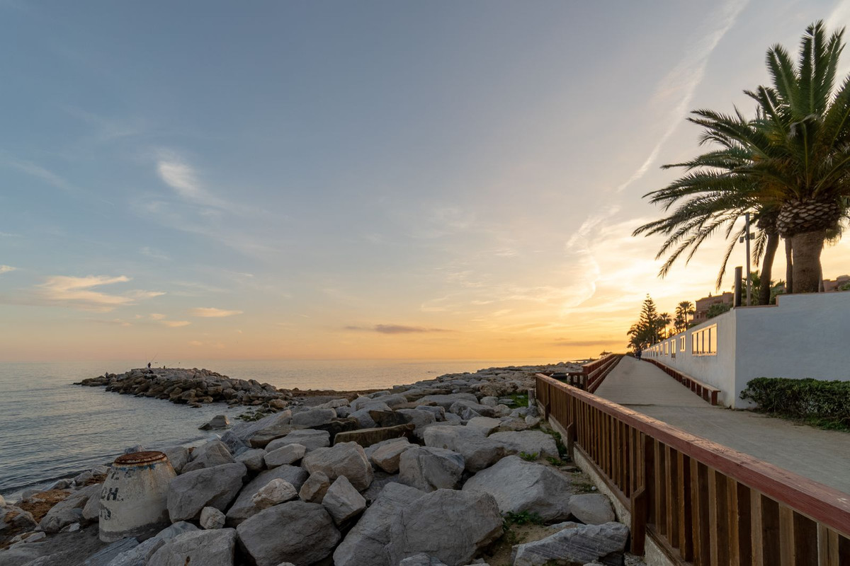 2 Bed Apartment for sale in Puerto Banús Costa Del Sol, Málaga, Spain