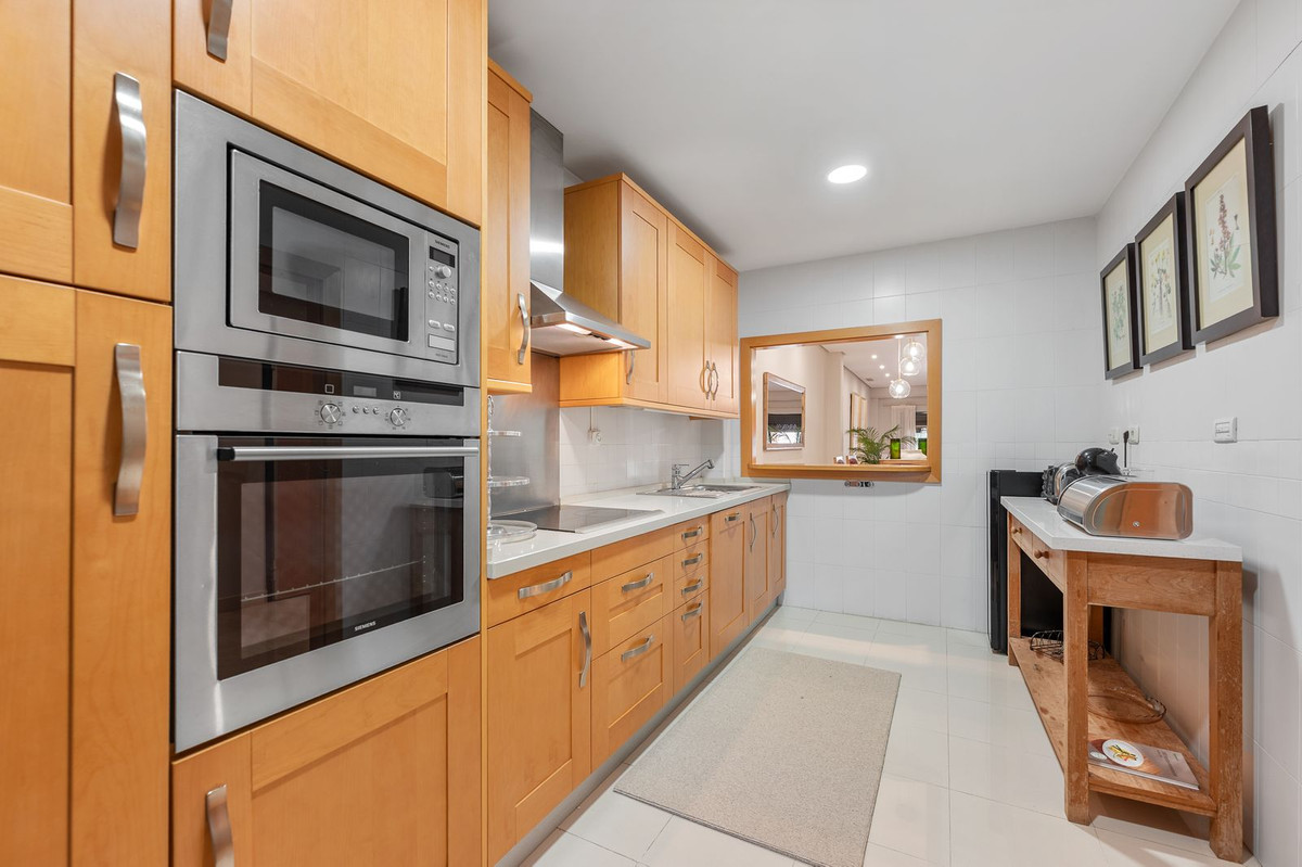 2 Bed Apartment for sale in Puerto Banús Costa Del Sol, Málaga, Spain