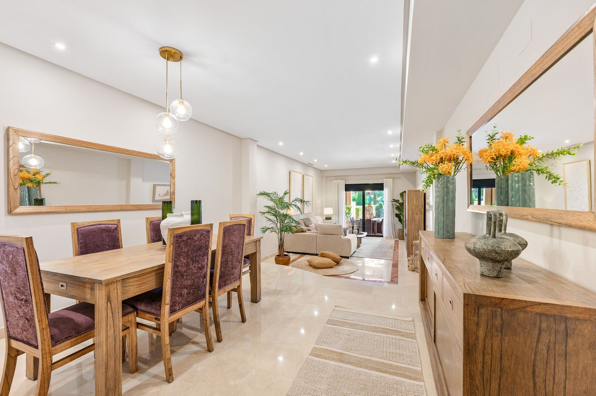 2 Bed Apartment for sale in Puerto Banús Costa Del Sol, Málaga, Spain