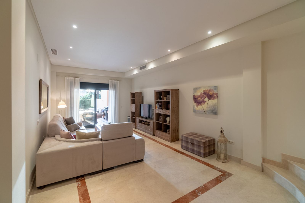 2 Bed Apartment for sale in Puerto Banús Costa Del Sol, Málaga, Spain