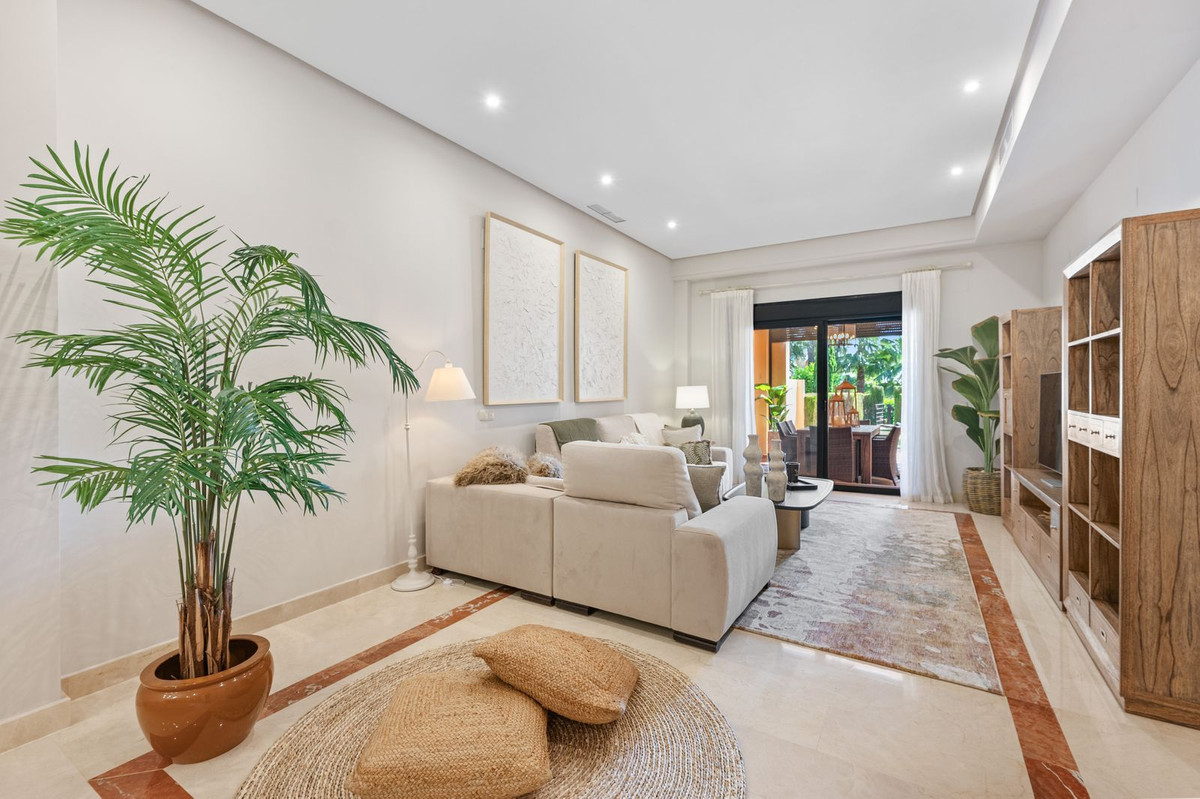 2 Bed Apartment for sale in Puerto Banús Costa Del Sol, Málaga, Spain
