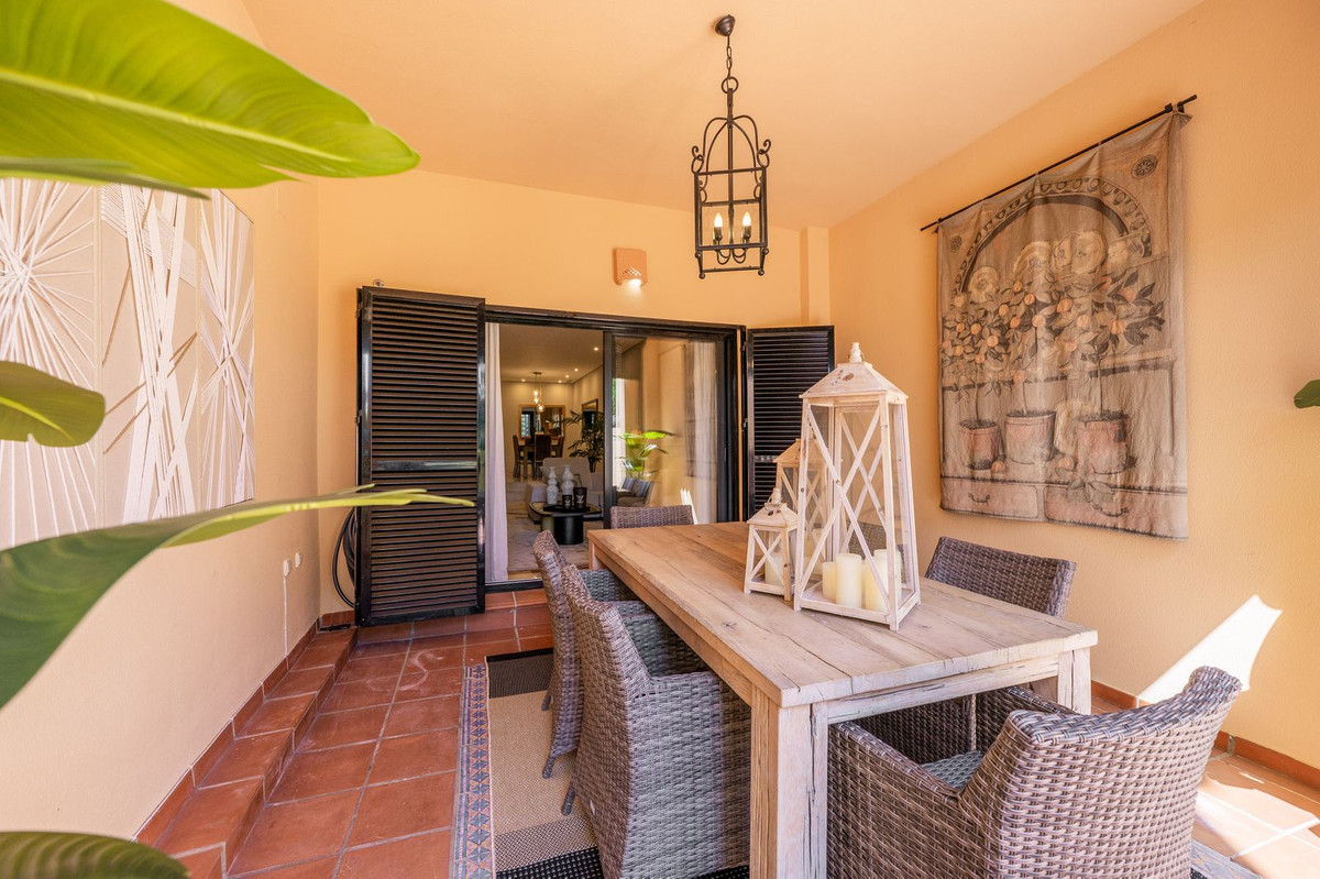2 Bed Apartment for sale in Puerto Banús Costa Del Sol, Málaga, Spain