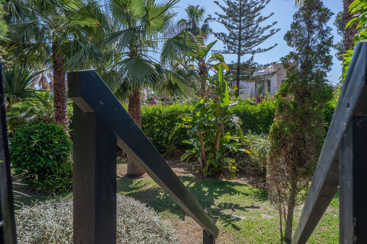 2 Bed Apartment for sale in Puerto Banús Costa Del Sol, Málaga, Spain